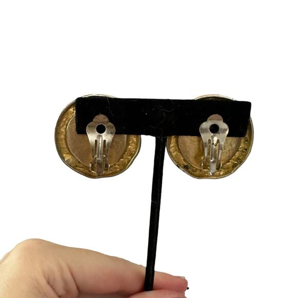 Vintage Animal Print Round Gold Tone 80s Clip-on Earrings - Picture 4 of 6